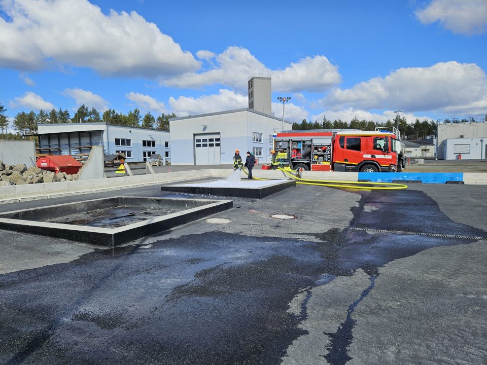 <b>08</b> Landesfeuerwehr- und Katastrophenschutzschule Sachsen <br>Erneuerung Brandwannen<br>02979 Elsterheide